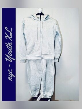 NWT nyc Youth XL Gray Hoodie and Pants Set